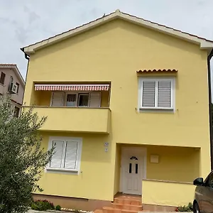 Luni Ii Apartament